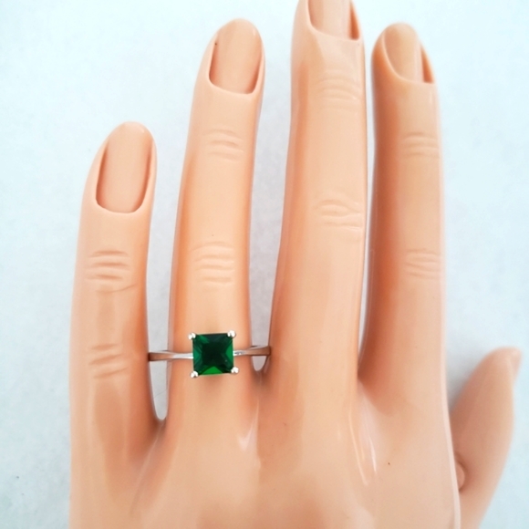 Sterling Princess Cut Emerald Ring - Picture 7 of 8